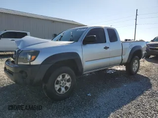 2011 Toyota Tacoma z VIN 5TFUX4EN4BX002742, wystawiony jako Copart lot #48688155 z przebiegiem 234 425 mil mil oraz Szkoda całkowita • Salvage title. Historia ofert i sprzedaży dostępna na DreamBid. Obrazek 1.
