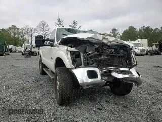 2016 Ford F-350 Platinum z VIN 1FT8W3BTXGEB92969, wystawiony jako Copart lot #56999755 z przebiegiem 196 002 mil mil oraz Szkoda całkowita • Salvage title. Historia ofert i sprzedaży dostępna na DreamBid. Obrazek 14.