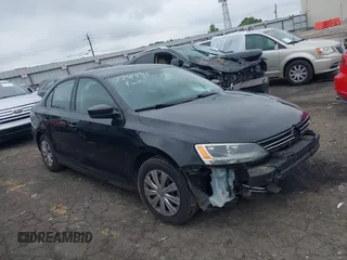 2014 Volkswagen Jetta S z VIN 3VW2K7AJXEM307518, wystawiony jako IAAI lot #42210886 z przebiegiem 126 061 mil mil oraz . Historia ofert i sprzedaży dostępna na DreamBid. Obrazek 1.
