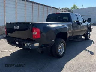 2014 Chevrolet Silverado 3500HD LT with VIN 1GC4K0C8XEF101046, listed as a Copart auction lot 76962694 with 225,339 mi miles and Clean Title. Bid and sale history available at carsss.com. Image 4.