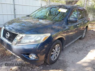 2013 Nissan Pathfinder SV with VIN 5N1AR2MM5DC626081, listed as a IAAI auction lot 41977979 with 140,933 mi miles. Bid and sale history available at carsss.com. Image 2.
