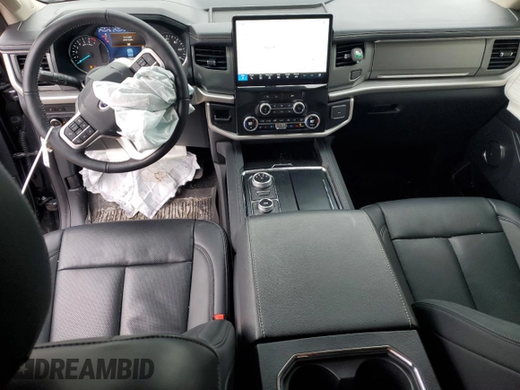 2024 Ford Expedition Max XLT with VIN 1FMJK1J80REA55794, listed as a Copart auction lot 85528924 with 8,166 mi miles and Clean Title. Bid and sale history available at DreamBid. Image 8.
