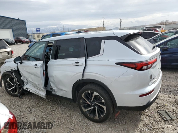 2022 Mitsubishi Outlander ES with VIN JA4J4TA8XNZ027959, listed as a Copart auction lot 43787855 with 67,949 mi miles and Salvage Title. Bid and sale history available at carsss.com. Image 2.