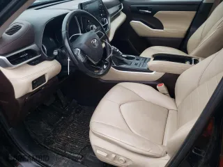 2020 Toyota Highlander XLE with VIN 5TDHZRBH0LS511869, listed as a Copart auction lot 43069265 with 107,098 mi miles and Salvage Title. Bid and sale history available at carsss.com. Image 7.