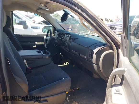 2008 GMC Sierra 1500 SLE1 z VIN 2GTEC13J481299287, wystawiony jako IAAI lot #41771000 z przebiegiem 354 951 mil mil oraz . Historia ofert i sprzedaży dostępna na DreamBid. Obrazek 5.