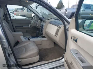 2008 Mercury Mariner with VIN 4M2CU91178KJ17114, listed as a IAAI auction lot 41677420 with 230,371 mi miles. Bid and sale history available at carsss.com. Image 5.