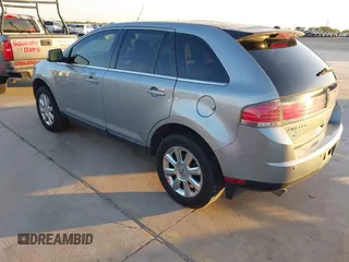 2007 Lincoln MKX with VIN 2LMDU68C27BJ33584, listed as a IAAI auction lot 41962338 with 86,340 mi miles and . Bid and sale history available at carsss.com. Image 3.