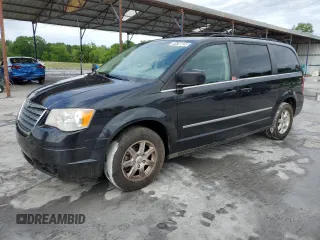 2010 Chrysler Town & Country Touring z VIN 2A4RR5D16AR271417, wystawiony jako Copart lot #53807145 z przebiegiem 157 729 mil mil oraz Szkoda całkowita • Salvage title. Historia ofert i sprzedaży dostępna na DreamBid. Obrazek 1.