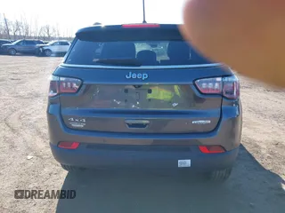 2018 Jeep Compass Altitude with VIN 3C4NJDBBXJT326322, listed as a IAAI auction lot 41757452 with 66,026 mi miles and . Bid and sale history available at carsss.com. Image 16.
