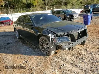 2013 Chrysler 300 S z VIN 2C3CCABG2DH527578, wystawiony jako Copart lot #81095624 z przebiegiem 217 456 mil mil oraz Szkoda całkowita • Salvage title. Historia ofert i sprzedaży dostępna na DreamBid. Obrazek 10.
