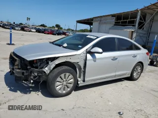 2016 Hyundai Sonata Hybrid SE with VIN KMHE24L19GA013230, listed as a Copart auction lot 61847783 with 98,244 mi miles. Bid and sale history available at carsss.com. Image 1.