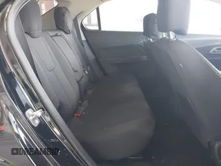 2014 Chevrolet Equinox LS with VIN 2GNALAEKXE6310870, listed as a IAAI auction lot 42030381 with 169,990 mi miles. Bid and sale history available at carsss.com. Image 8.