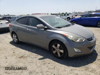 2013 Hyundai Elantra GLS z VIN 5NPDH4AE5DH352415, wystawiony jako Copart lot #59720075 z przebiegiem Nie podano mil oraz Szkoda całkowita • Salvage title. Historia ofert i sprzedaży dostępna na DreamBid. Obrazek 4.