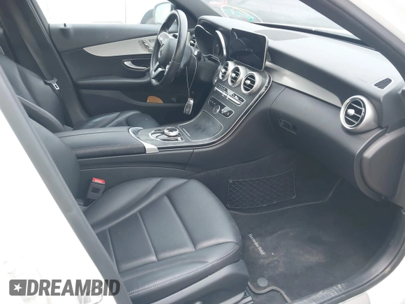 2019 Mercedes-Benz C 300 with VIN 55SWF8DB0KU284459, listed as a IAAI auction lot 40895273 with Not provided miles and . Bid and sale history available at DreamBid. Image 5.
