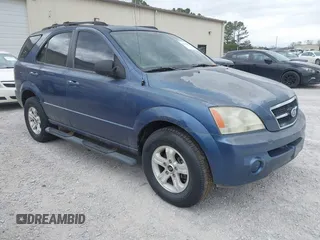 2004 Kia Sorento LX with VIN KNDJC733545221418, listed as a IAAI auction lot 41842215 with 129,177 mi miles. Bid and sale history available at carsss.com. Image 1.