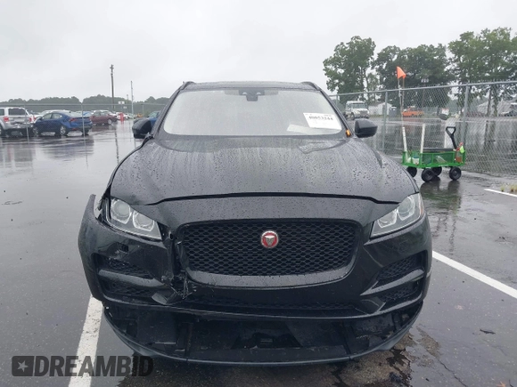 2018 Jaguar F-Pace 25t Prestige with VIN SADCK2FX8JA257821, listed as a IAAI auction lot 40053244 with 111,254 mi miles and . Bid and sale history available at DreamBid. Image 6.