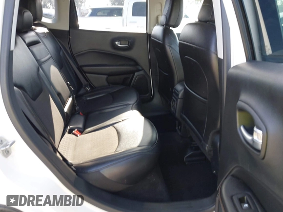 2020 Jeep Compass Altitude z VIN 3C4NJCBB8LT124978, wystawiony jako IAAI lot #42084990 z przebiegiem 101 501 mil mil oraz . Historia ofert i sprzedaży dostępna na DreamBid. Obrazek 8.