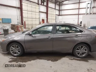 2017 Toyota Camry XLE z VIN 4T1BF1FK5HU389773, wystawiony jako IAAI lot #42189385 z przebiegiem 133 860 mil mil oraz . Historia ofert i sprzedaży dostępna na DreamBid. Obrazek 14.