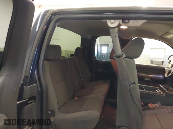 2007 Chevrolet Silverado 1500 LT w/1LT with VIN 2GCEC19C771621072, listed as a IAAI auction lot 41747993 with 217,232 mi miles. Bid and sale history available at carsss.com. Image 8.