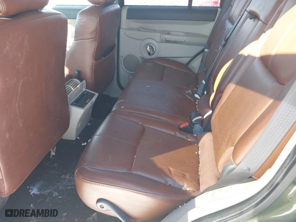 2007 Jeep Commander Limited with VIN 1J8HG58227C644215, listed as a IAAI auction lot 41565551 with 207,489 mi miles. Bid and sale history available at carsss.com. Image 8.
