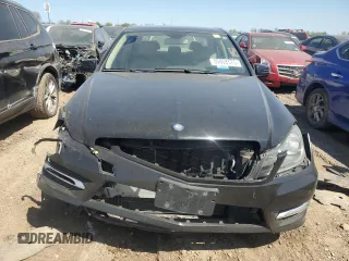 2013 Mercedes-Benz C 300 Sport z VIN WDDGF8AB9DR246774, wystawiony jako Copart lot #55808575 z przebiegiem Nie podano mil oraz Czysty tytuł • Clean title. Historia ofert i sprzedaży dostępna na DreamBid. Obrazek 5.