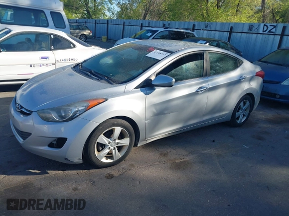 2013 Hyundai Elantra GLS z VIN 5NPDH4AE8DH350755, wystawiony jako IAAI lot #42148711 z przebiegiem Nie podano mil oraz . Historia ofert i sprzedaży dostępna na DreamBid. Obrazek 2.