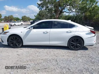 2021 Lexus ES with VIN 58AGZ1B10MU096246, listed as a IAAI auction lot 41947395 with 92,450 mi miles. Bid and sale history available at carsss.com. Image 15.