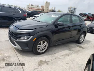 2022 Hyundai Kona SE z VIN KM8K2CAB4NU825166, wystawiony jako Copart lot #52415335 z przebiegiem 48 055 mil mil oraz Szkoda całkowita • Salvage title. Historia ofert i sprzedaży dostępna na DreamBid. Obrazek 1.