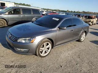 2015 Volkswagen Passat SEL Premium z VIN 1VWCS7A35FC052706, wystawiony jako Copart lot #75543394 z przebiegiem 96 484 mil mil oraz Szkoda całkowita • Salvage title. Historia ofert i sprzedaży dostępna na DreamBid. Obrazek 1.