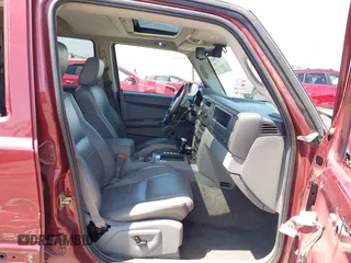 2007 Jeep Commander Sport z VIN 1J8HG48K97C530030, wystawiony jako IAAI lot #42471903 z przebiegiem 195 416 mil mil oraz . Historia ofert i sprzedaży dostępna na DreamBid. Obrazek 5.