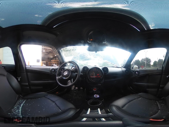 2016 MINI Countryman S with VIN WMWZC3C58GWP53495, listed as a IAAI auction lot 42134455 with 92,862 mi miles and . Bid and sale history available at DreamBid. Image 18.