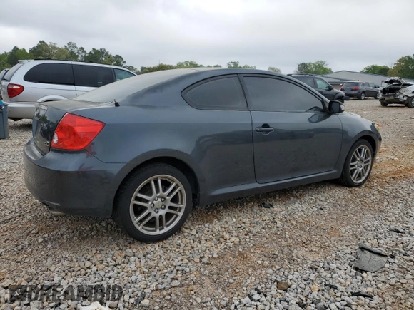 2007 Scion tC Spec z VIN JTKDE167570179636, wystawiony jako Copart lot #51235535 z przebiegiem 184 645 mil mil oraz Szkoda całkowita • Salvage title. Historia ofert i sprzedaży dostępna na DreamBid. Obrazek 3.
