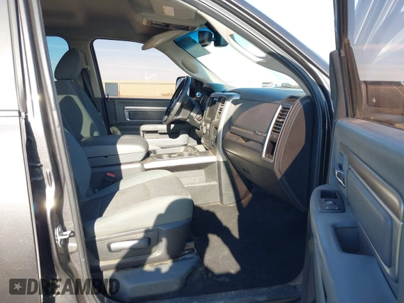 2018 Ram 2500 Big Horn with VIN 3C6UR5DL2JG217613, listed as a IAAI auction lot 41787606 with 101,712 mi miles. Bid and sale history available at carsss.com. Image 5.