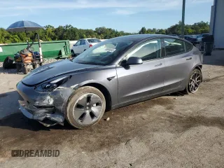 2023 Tesla Model 3 z VIN 5YJ3E1EA6PF621759, wystawiony jako Copart lot #63669045 z przebiegiem 20 094 mil mil oraz Szkoda całkowita • Salvage title. Historia ofert i sprzedaży dostępna na DreamBid. Obrazek 1.