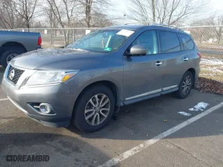 2015 Nissan Pathfinder S with VIN 5N1AR2MM0FC691679, listed as a IAAI auction lot 41201879 with 120,575 mi miles. Bid and sale history available at carsss.com. Image 17.