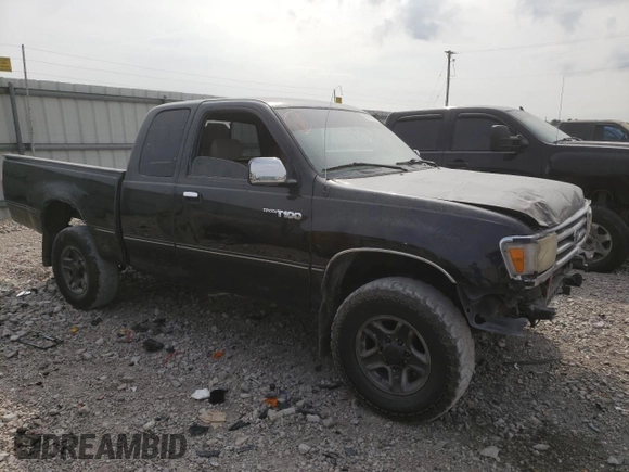 1997 Toyota T100 SR5 with VIN JT4UN24D9V0050303, listed as a Copart auction lot 68910134 with 281,477 mi miles and Salvage Title. Bid and sale history available at DreamBid. Image 4.
