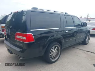 2012 Lincoln Navigator z VIN 5LMJJ3H58CEL01179, wystawiony jako IAAI lot #42445163 z przebiegiem 155 528 mil mil oraz . Historia ofert i sprzedaży dostępna na DreamBid. Obrazek 4.
