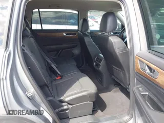 2024 Volkswagen Atlas SE z VIN 1V2WR2CA3RC567572, wystawiony jako IAAI lot #42042562 z przebiegiem 28 684 mil mil oraz . Historia ofert i sprzedaży dostępna na DreamBid. Obrazek 8.
