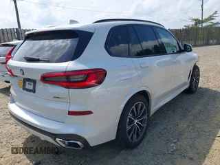 2019 BMW X5 xDrive40i with VIN 5UXCR6C58KLK85270, listed as a IAAI auction lot 42151053 with 81,681 mi miles and . Bid and sale history available at DreamBid. Image 4.