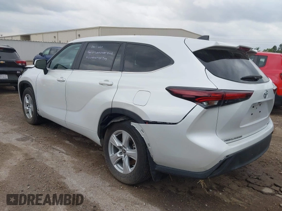 2024 Toyota Highlander LE z VIN 5TDKDRBH6RS536028, wystawiony jako IAAI lot #42186638 z przebiegiem 36 205 mil mil oraz . Historia ofert i sprzedaży dostępna na DreamBid. Obrazek 3.