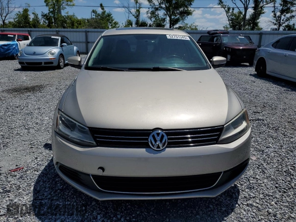 2013 Volkswagen Jetta SE z VIN 3VWDX7AJXDM235339, wystawiony jako Copart lot #52751345 z przebiegiem 143 478 mil mil oraz Szkoda całkowita • Salvage title. Historia ofert i sprzedaży dostępna na DreamBid. Obrazek 5.