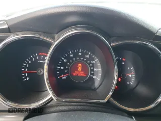 2013 Kia Optima LX z VIN 5XXGM4A74DG156035, wystawiony jako Copart lot #59358245 z przebiegiem 136 540 mil mil oraz Szkoda całkowita • Salvage title. Historia ofert i sprzedaży dostępna na DreamBid. Obrazek 9.