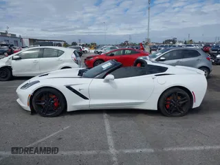 2016 Chevrolet Corvette Z51 3LT z VIN 1G1YM2D76G5116786, wystawiony jako IAAI lot #41815554 z przebiegiem 67 466 mil mil oraz . Historia ofert i sprzedaży dostępna na DreamBid. Obrazek 14.