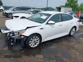 2018 Kia Optima S z VIN 5XXGT4L36JG233495, wystawiony jako IAAI lot #42284838 z przebiegiem 67 323 mil mil oraz . Historia ofert i sprzedaży dostępna na DreamBid. Obrazek 2.
