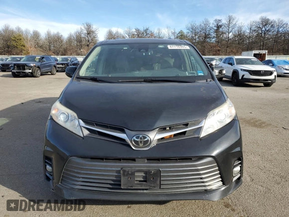 2018 Toyota Sienna XLE Auto Access Seat with VIN 5TDYZ3DC3JS945828, listed as a Copart auction lot 87716365 with 282,364 mi miles and Clean Title. Bid and sale history available at carsss.com. Image 5.
