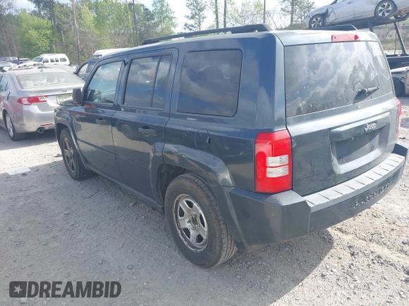 2008 Jeep Patriot Sport with VIN 1J8FT28W98D762682, listed as a IAAI auction lot 41944608 with 189,000 mi miles. Bid and sale history available at carsss.com. Image 3.