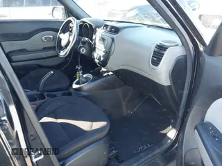 2015 Kia Soul with VIN KNDJN2A25F7235687, listed as a IAAI auction lot 40914048 with 173,310 mi miles. Bid and sale history available at carsss.com. Image 5.