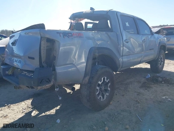 2019 Toyota Tacoma 4WD SR with VIN 3TMCZ5AN5KM199346, listed as a IAAI auction lot 41678090 with 1 mi miles. Bid and sale history available at carsss.com. Image 4.