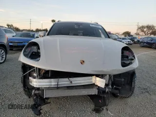 2025 Porsche Macan with VIN WP1AA2A53SLB01654, listed as a Copart auction lot 85136994 with 1,185 mi miles and Salvage title. Bid and sale history available at DreamBid. Image 5.