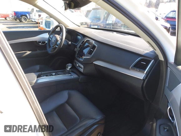 2018 Volvo XC90 Momentum with VIN YV4102CK0J1336012, listed as a IAAI auction lot 41494268 with 71,062 mi miles and . Bid and sale history available at DreamBid. Image 5.